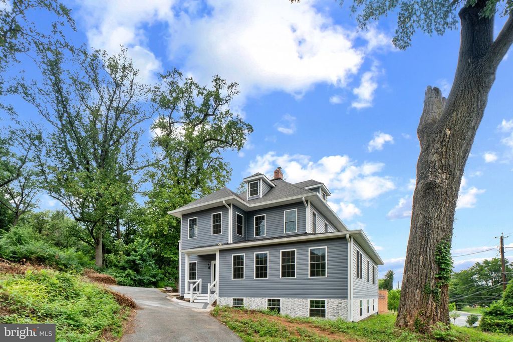9300 OLD GEORGETOWN RD, Bethesda, MD 20814