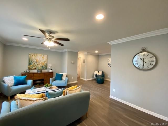 317 Brook Avenue 317-1b, Bay Shore, NY 11706