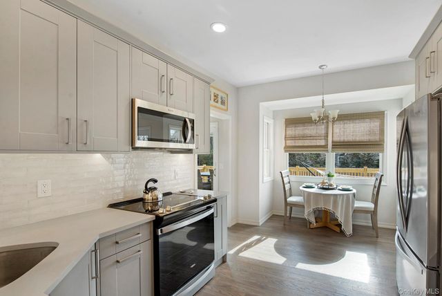10 7th Street, East Hampton, NY 11937
