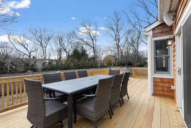 10 7th Street, East Hampton, NY 11937