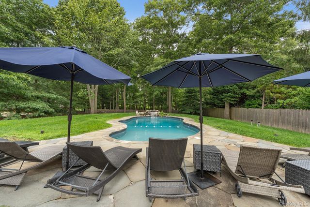 10 7th Street, East Hampton, NY 11937