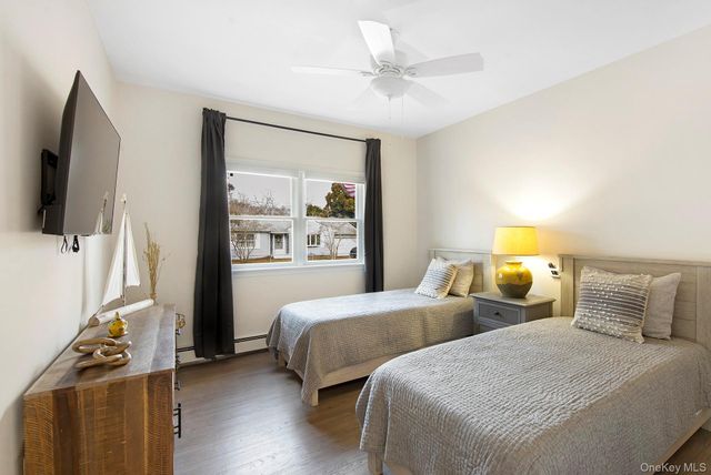 10 7th Street, East Hampton, NY 11937