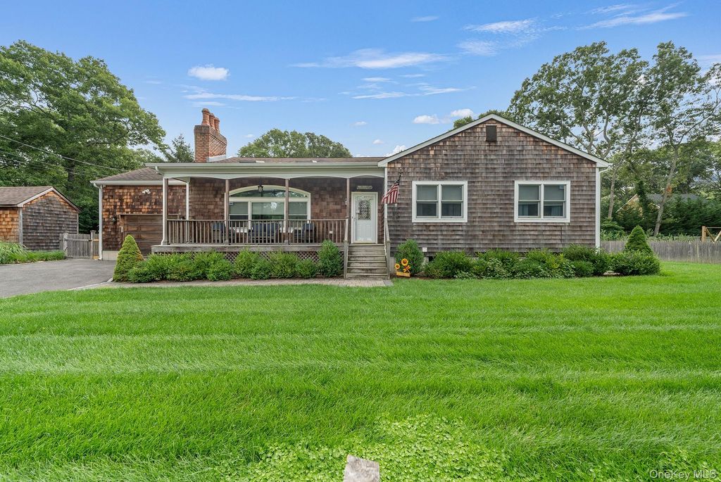 10 7th Street, East Hampton, NY 11937