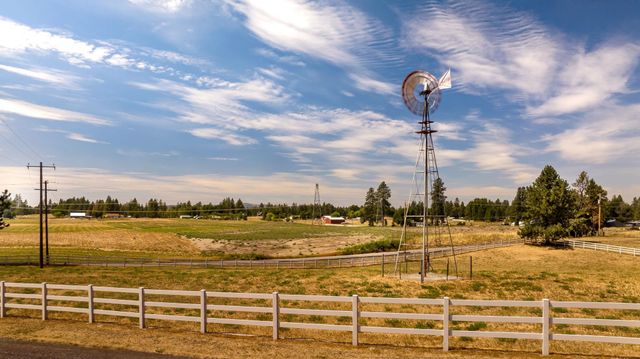 12504 N Fairview Rd, Mead, WA 99021