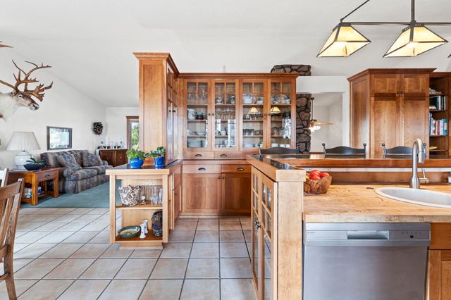 12504 N Fairview Rd, Mead, WA 99021