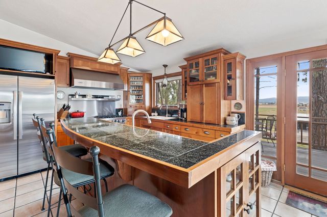 12504 N Fairview Rd, Mead, WA 99021