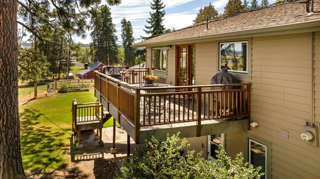 12504 N Fairview Rd, Mead, WA 99021