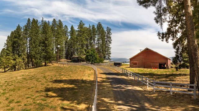 12504 N Fairview Rd, Mead, WA 99021