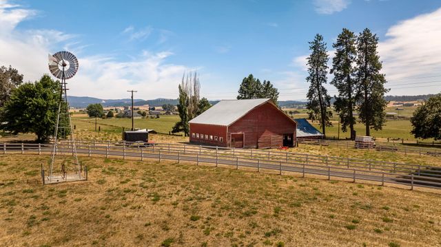 12504 N Fairview Rd, Mead, WA 99021