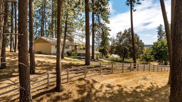 12504 N Fairview Rd, Mead, WA 99021