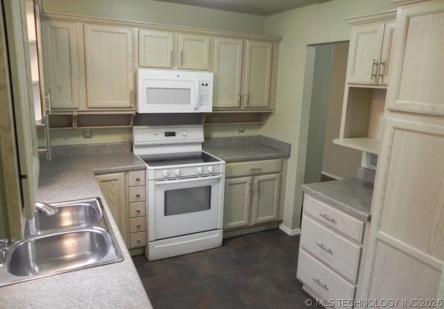1238 E 144th Street, Glenpool, OK 74033