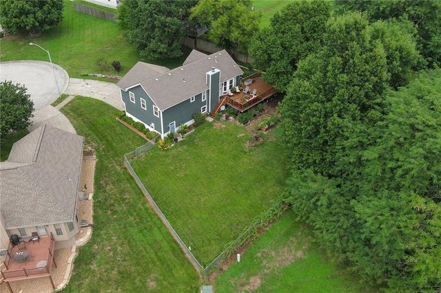 906 Fairview Circle, Pleasant Hill, MO 64080