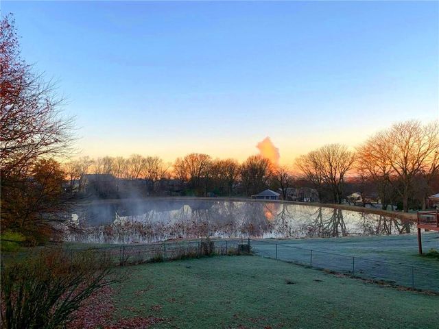 906 Fairview Circle, Pleasant Hill, MO 64080