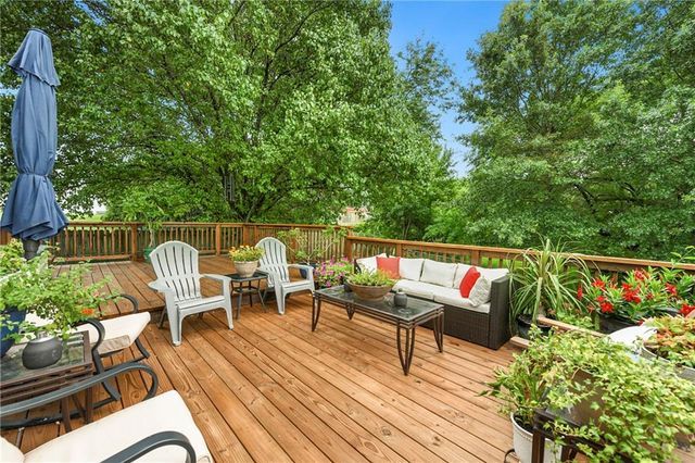 906 Fairview Circle, Pleasant Hill, MO 64080