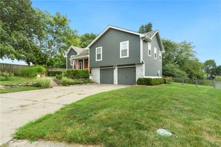 906 Fairview Circle, Pleasant Hill, MO 64080
