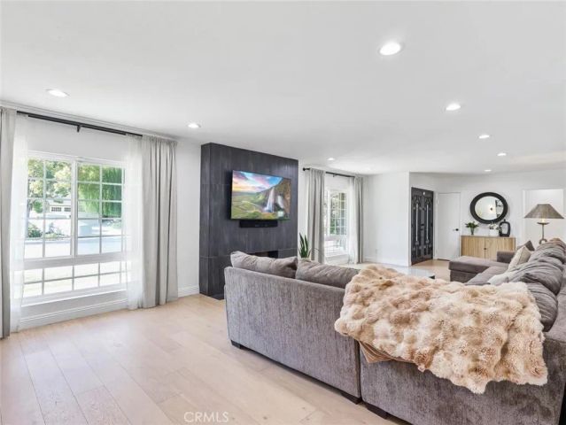 1143 Greenfield Street, Thousand Oaks, CA 91360