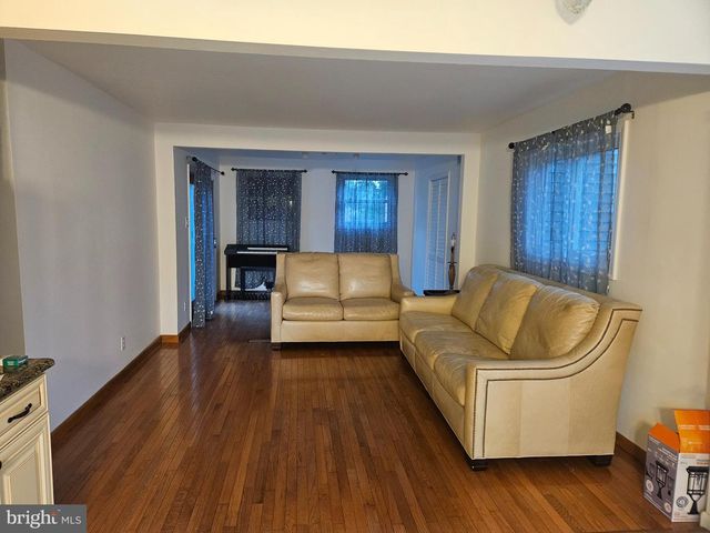 33 MAC KNIGHT DR, Pine Hill, NJ 08021