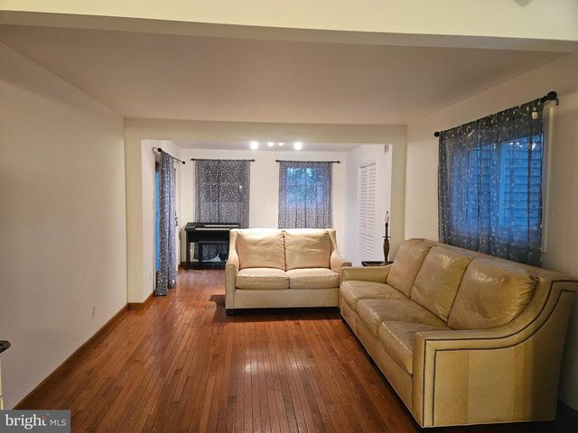 33 MAC KNIGHT DR, Pine Hill, NJ 08021