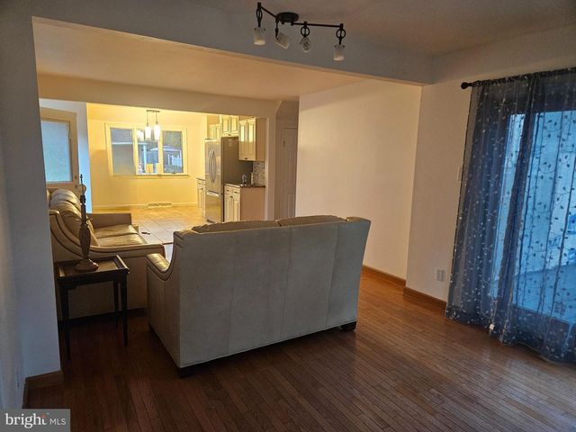 33 MAC KNIGHT DR, Pine Hill, NJ 08021