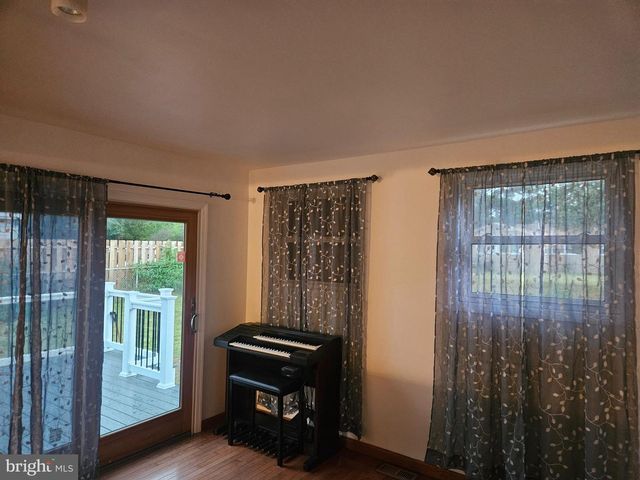 33 MAC KNIGHT DR, Pine Hill, NJ 08021