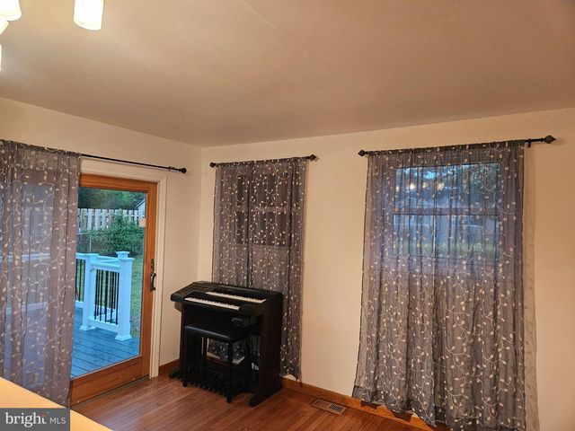 33 MAC KNIGHT DR, Pine Hill, NJ 08021