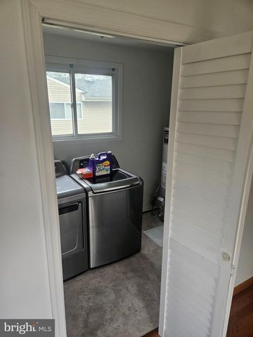 33 MAC KNIGHT DR, Pine Hill, NJ 08021