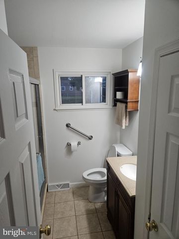 33 MAC KNIGHT DR, Pine Hill, NJ 08021