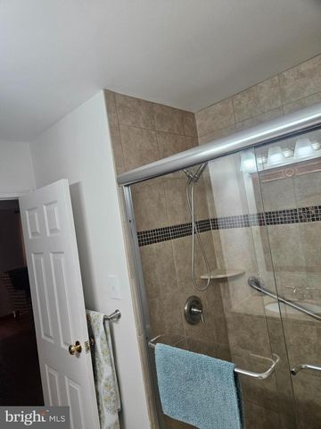 33 MAC KNIGHT DR, Pine Hill, NJ 08021