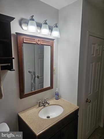 33 MAC KNIGHT DR, Pine Hill, NJ 08021