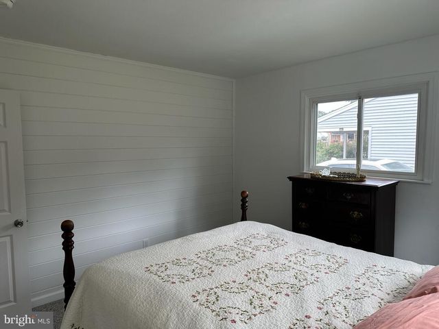 33 MAC KNIGHT DR, Pine Hill, NJ 08021