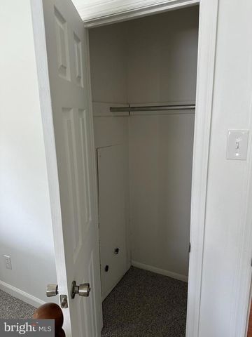 33 MAC KNIGHT DR, Pine Hill, NJ 08021