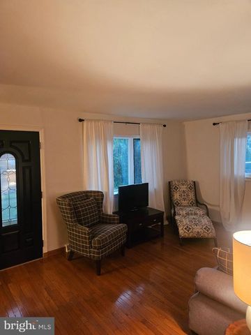 33 MAC KNIGHT DR, Pine Hill, NJ 08021