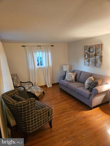 33 MAC KNIGHT DR, Pine Hill, NJ 08021