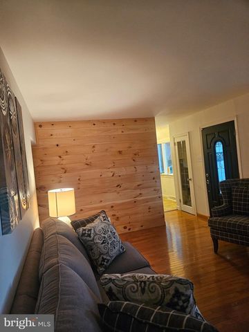 33 MAC KNIGHT DR, Pine Hill, NJ 08021