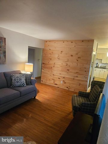 33 MAC KNIGHT DR, Pine Hill, NJ 08021