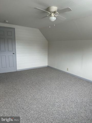 33 MAC KNIGHT DR, Pine Hill, NJ 08021