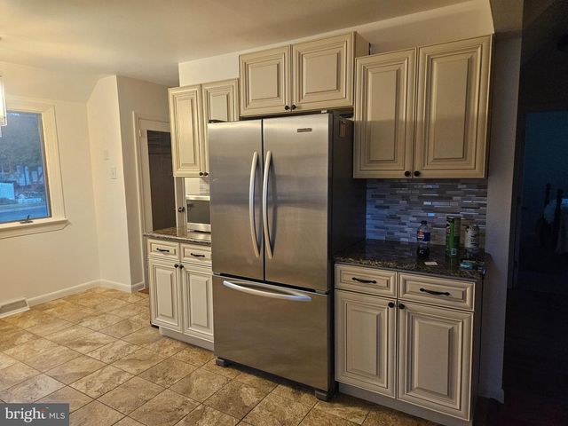 33 MAC KNIGHT DR, Pine Hill, NJ 08021