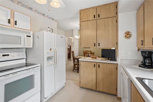 3913 Clinton Avenue, Des Moines, IA 50310