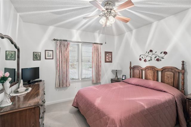 3913 Clinton Avenue, Des Moines, IA 50310