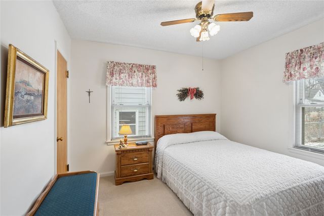 3913 Clinton Avenue, Des Moines, IA 50310