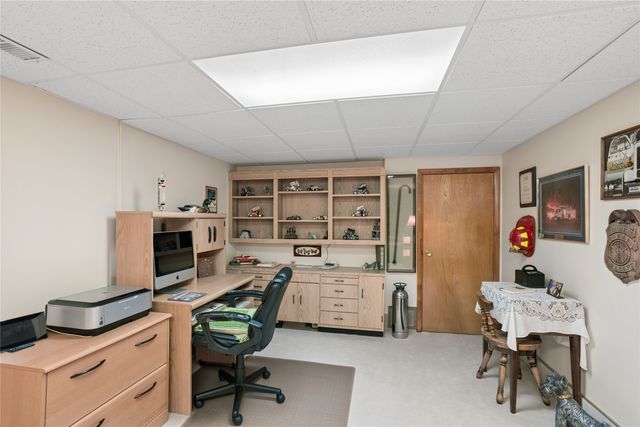 3913 Clinton Avenue, Des Moines, IA 50310