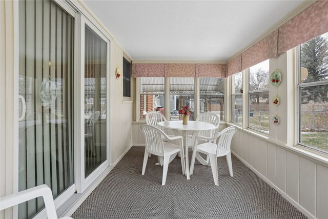 3913 Clinton Avenue, Des Moines, IA 50310