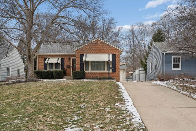 3913 Clinton Avenue, Des Moines, IA 50310