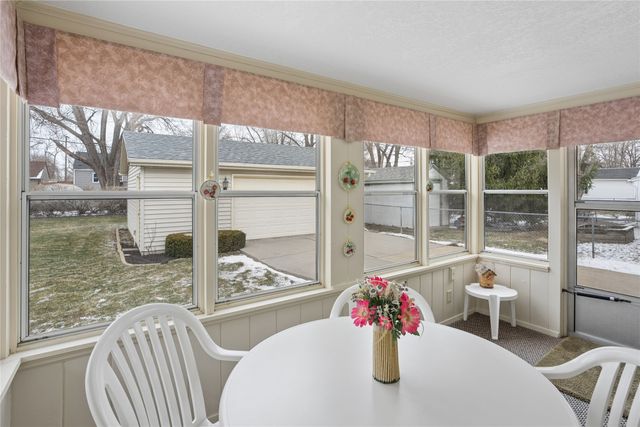 3913 Clinton Avenue, Des Moines, IA 50310