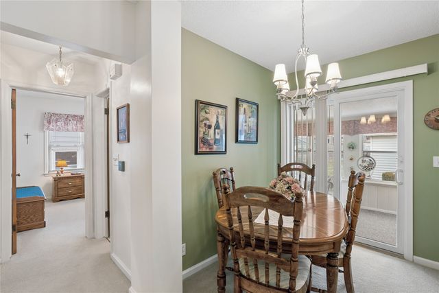 3913 Clinton Avenue, Des Moines, IA 50310