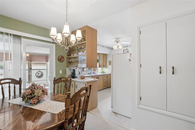 3913 Clinton Avenue, Des Moines, IA 50310