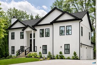 390 Ash Swamp Road, Glastonbury, CT 06033