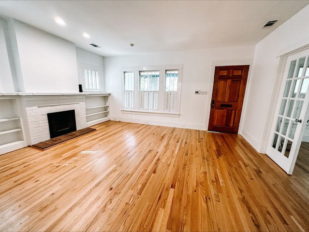 2333 Irwin Street, Fort Worth, TX 76110