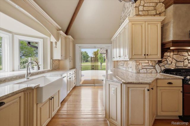 9095 S Saginaw Road 8, Grand Blanc Charter Township, MI 48439