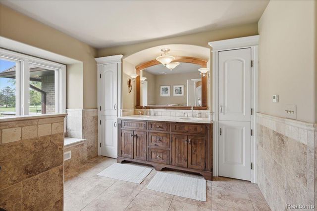 9095 S Saginaw Road 8, Grand Blanc Charter Township, MI 48439